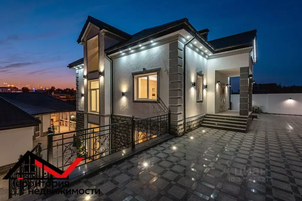 Коттедж в Севастополь ул. Тендровская, 87 (425 м) - Фото 1