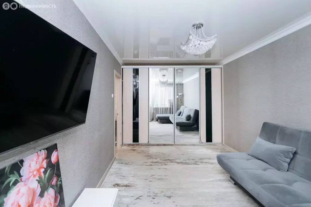 2-комнатная квартира: Казань, улица Батыршина, 13 (50 м) - Фото 0