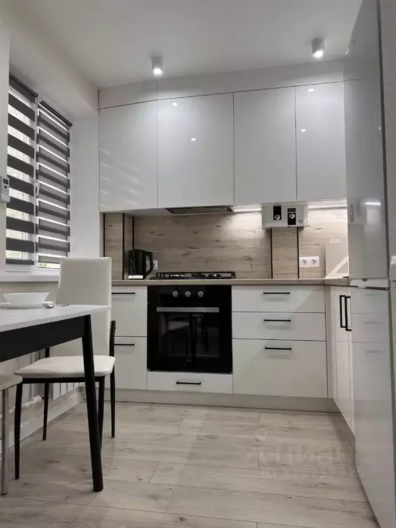 2-к кв. Адыгея, Майкоп ул. Ленина, 8 (62.0 м) - Фото 2