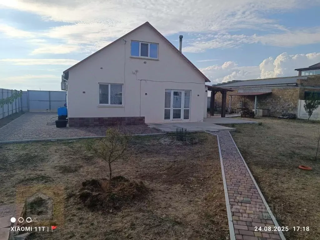 Дом в Крым, Сакский район, с. Молочное ул. Западная, 15 (67 м) - Фото 2