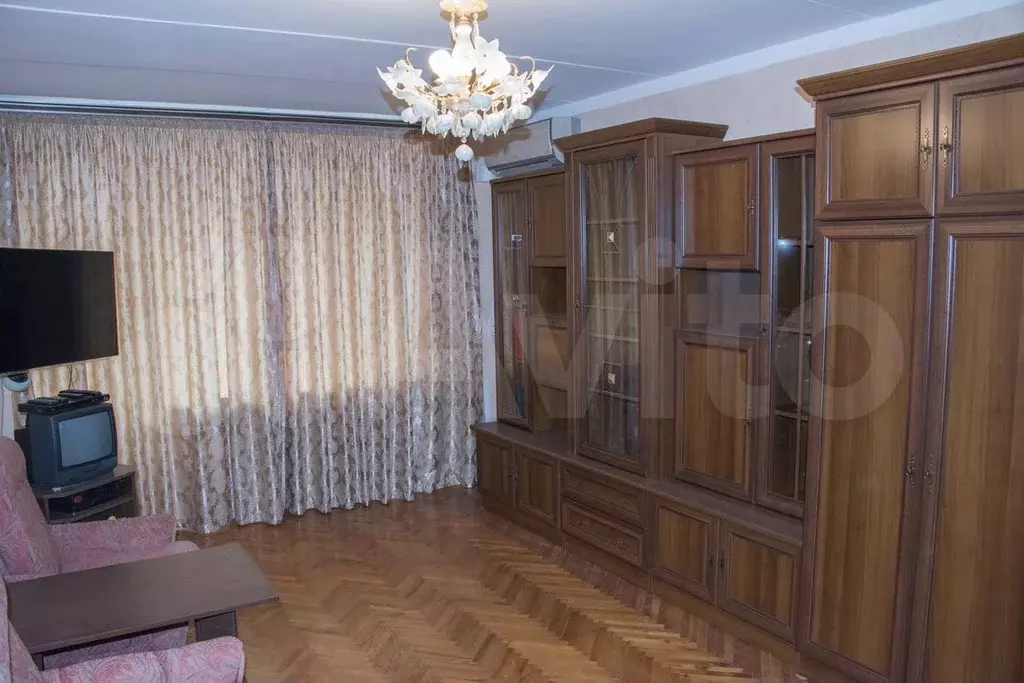 1-к. квартира, 38 м, 5/15 эт. - Фото 0