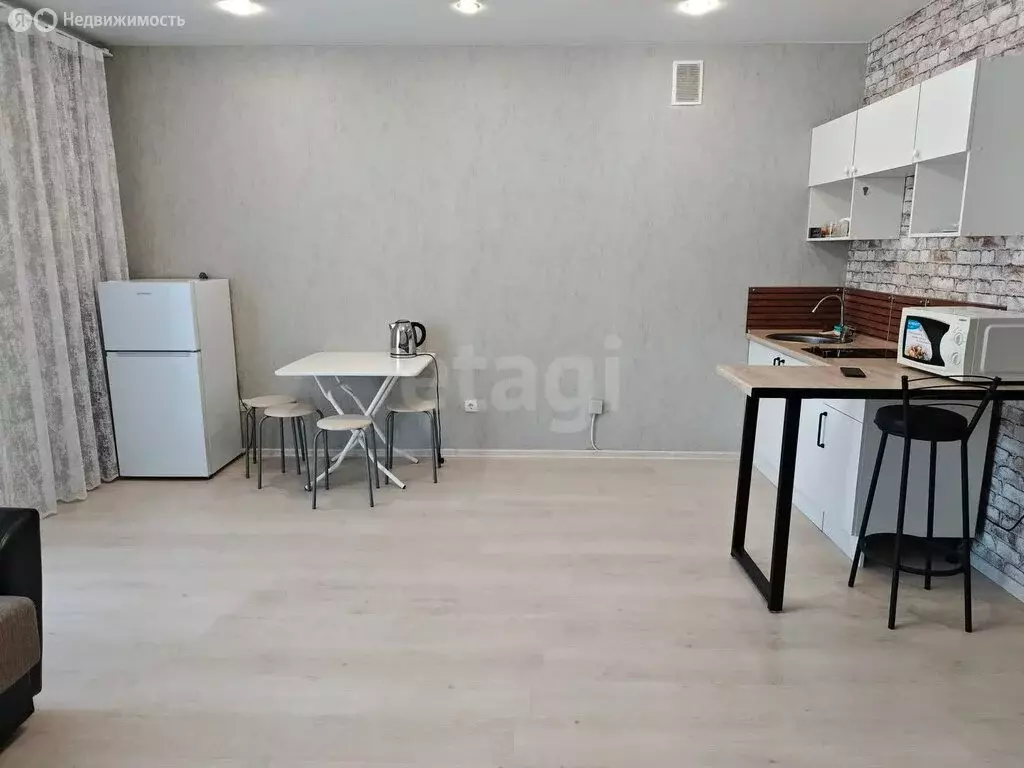 Квартира-студия: Тюмень, Комбинатская улица, 54к2 (35 м) - Фото 0