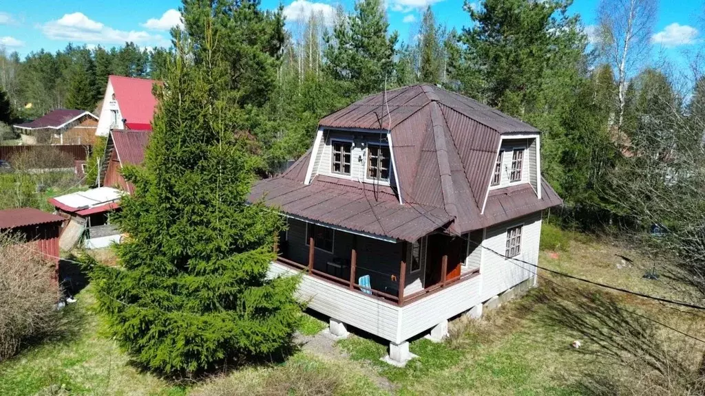 Дом в Ленинградская область, Выборгский район, Рощинское городское ... - Фото 1