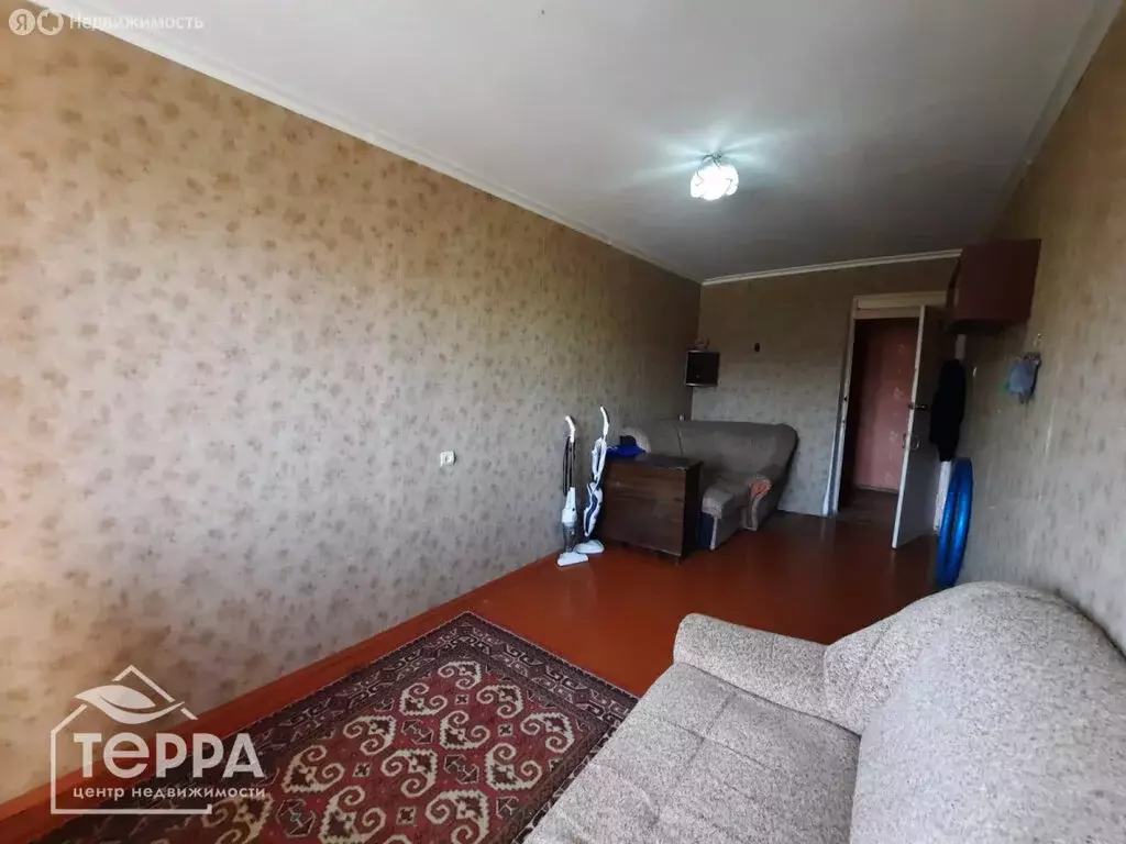 3-комнатная квартира: посёлок городского типа Новоозёрное, улица ... - Фото 1