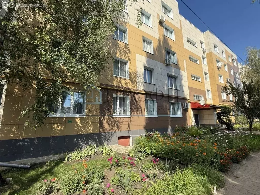 3-комнатная квартира: Новый Оскол, Ливенская улица, 138 (65.4 м) - Фото 0