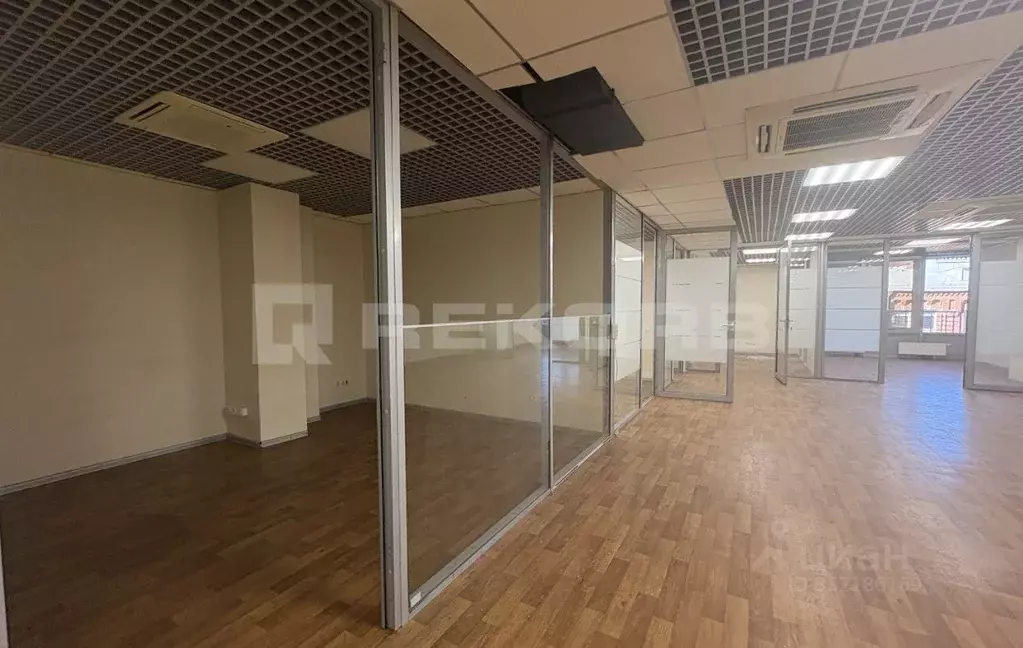 Офис в Санкт-Петербург Петроградская наб., 22 (250 м) - Фото 2