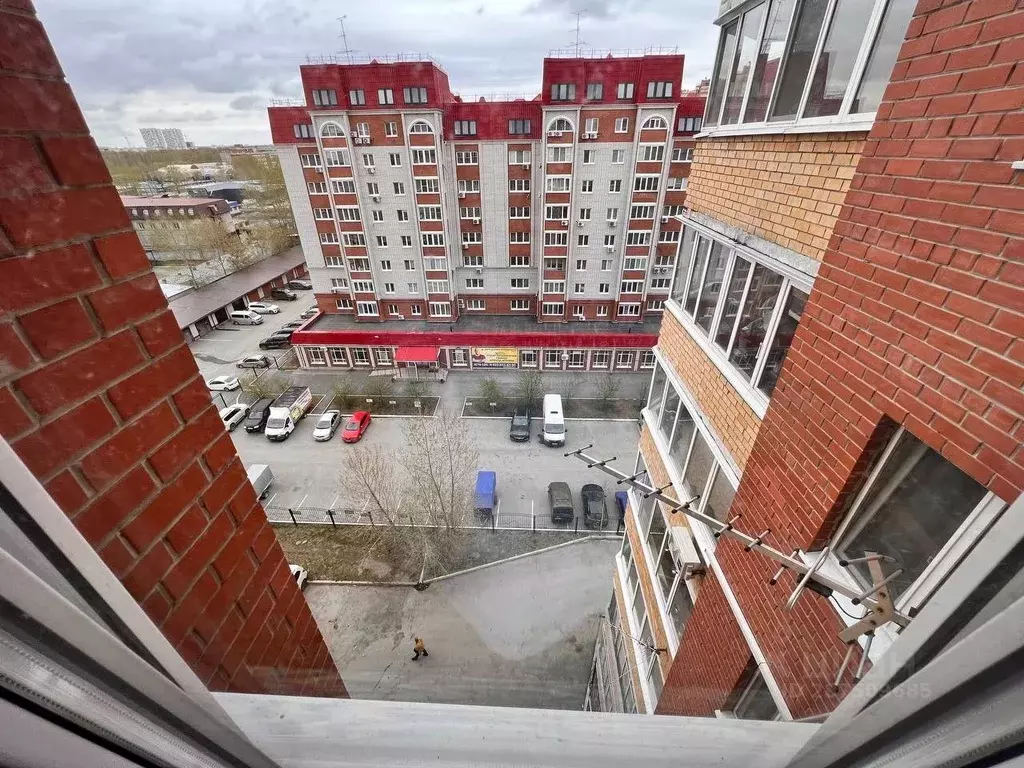 3-к кв. Тюменская область, Тюмень 6-й мкр, ул. Валерии Гнаровской, ... - Фото 0