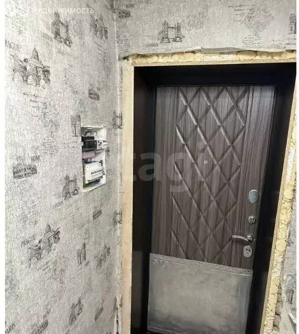 3-комнатная квартира: Омск, улица Петра Ильичёва, 6 (58 м) - Фото 2