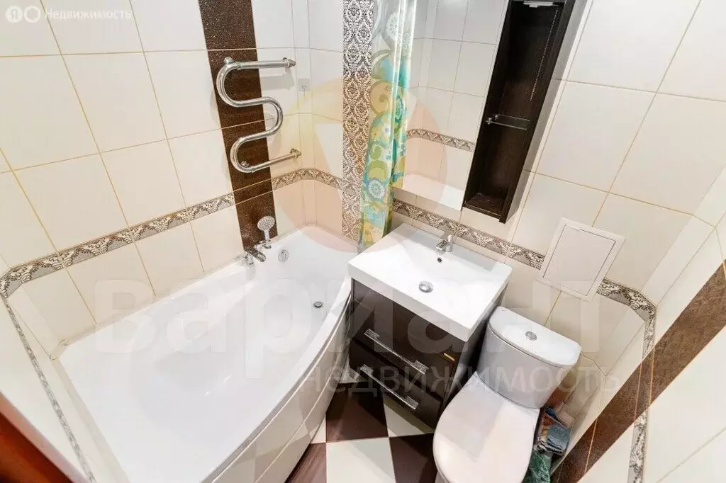 3-комнатная квартира: Омск, Нефтезаводская улица, 38Б (57 м) - Фото 1