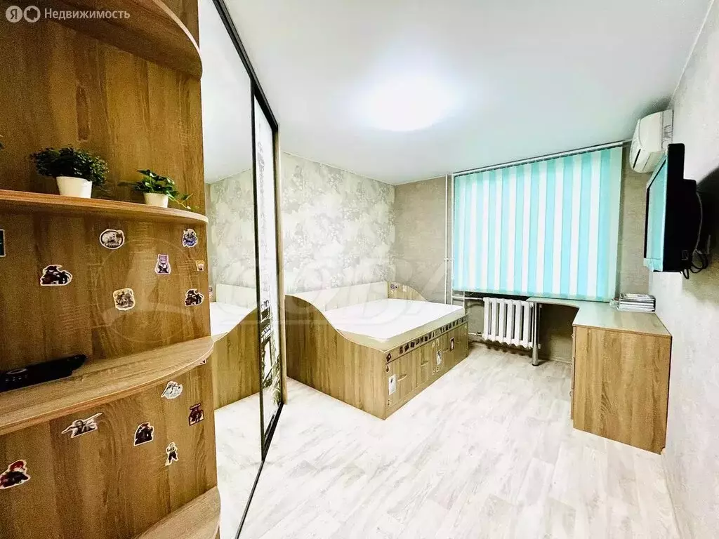 3-комнатная квартира: Тюмень, улица Ю.-Р.Г. Эрвье, 16к1 (70 м) - Фото 0