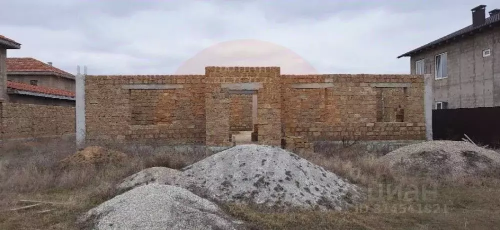 Дом в Крым, Сакский район, с. Орехово ул. 9 Мая (190 м) - Фото 1