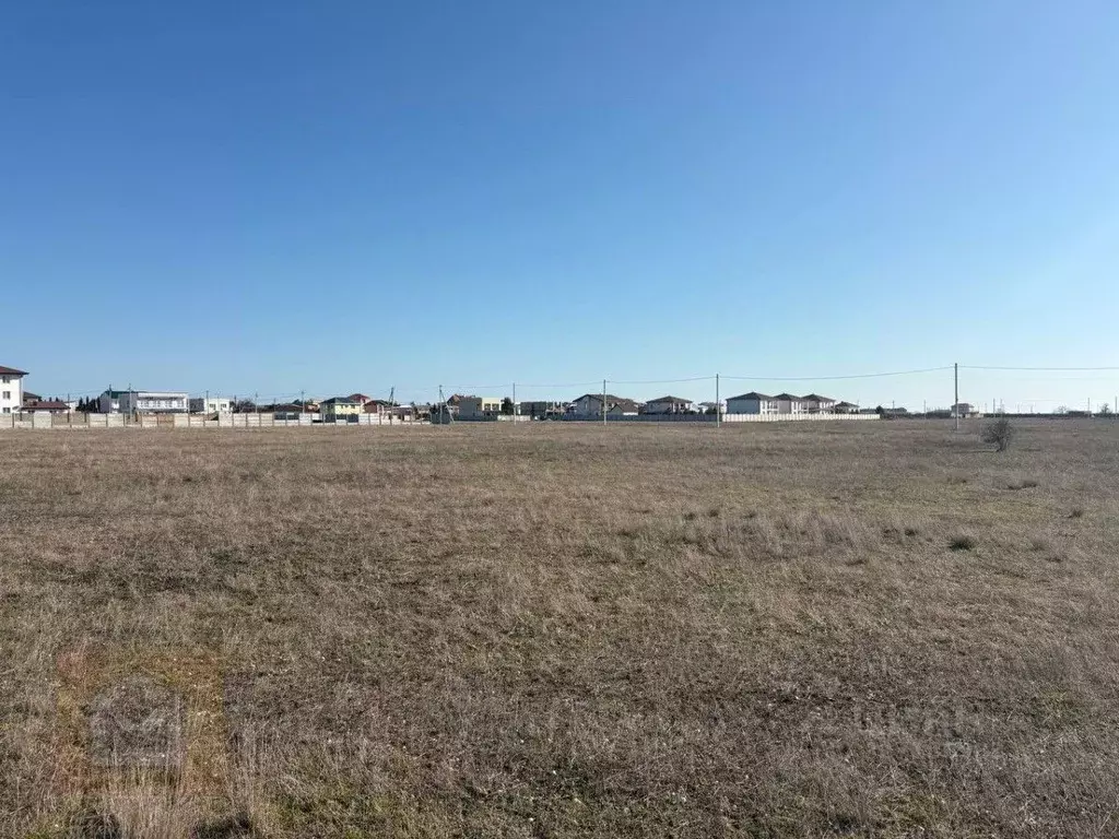 Участок в Крым, Сакский район, с. Уютное ул. Садовая (40.0 сот.) - Фото 1