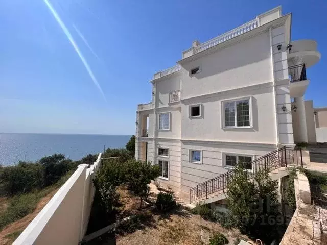 Дом в Крым, Алушта муниципальный округ, пос. Семидворье  (370 м) - Фото 1