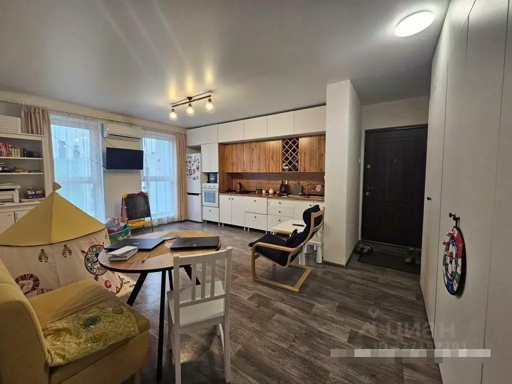 3-к кв. Челябинская область, Челябинск ул. Блюхера, 123Д (56.2 м) - Фото 0