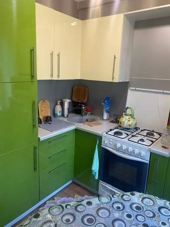 2-к кв. Коми, Усинск ул. 60 лет Октября, 1А (43.0 м) - Фото 0