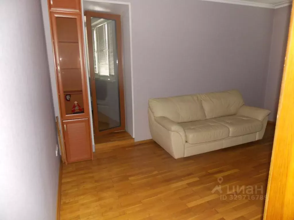 3-к кв. Москва ул. Барышиха, 25К2 (72.4 м) - Фото 2
