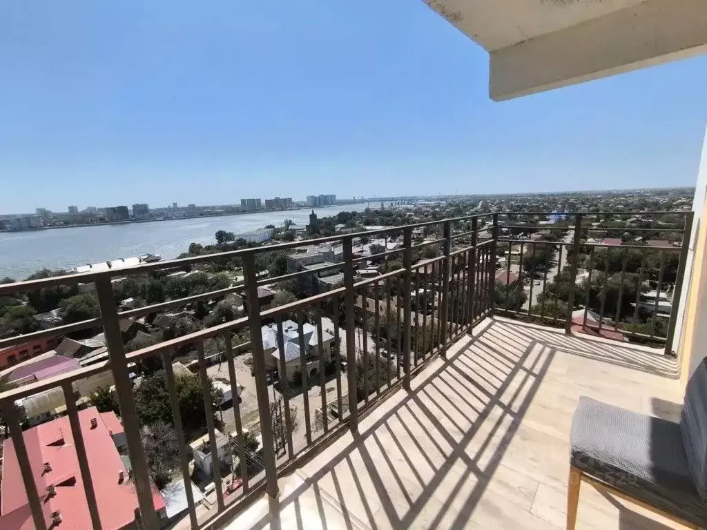 2-к кв. Астраханская область, Астрахань ул. Кольцова, 7 (71.0 м) - Фото 2