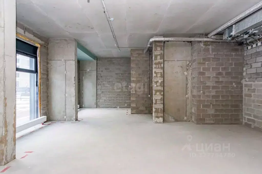 Помещение свободного назначения в Тюменская область, Тюмень ул. Андрея ... - Фото 1