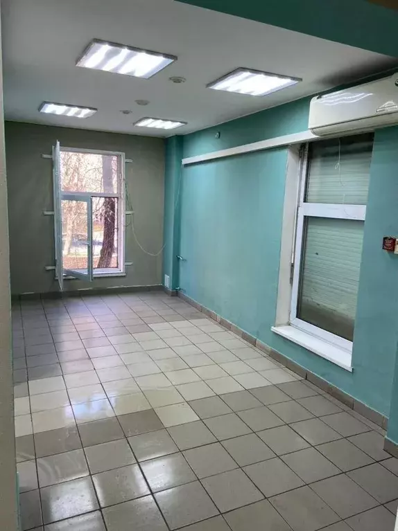 Помещение свободного назначения в Свердловская область, Екатеринбург ... - Фото 1