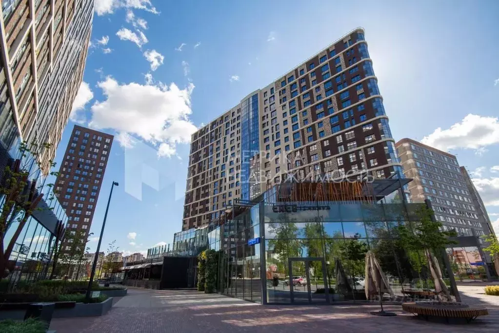 2-к кв. Тюменская область, Тюмень ул. Николая Машарова, 8 (73.6 м) - Фото 1