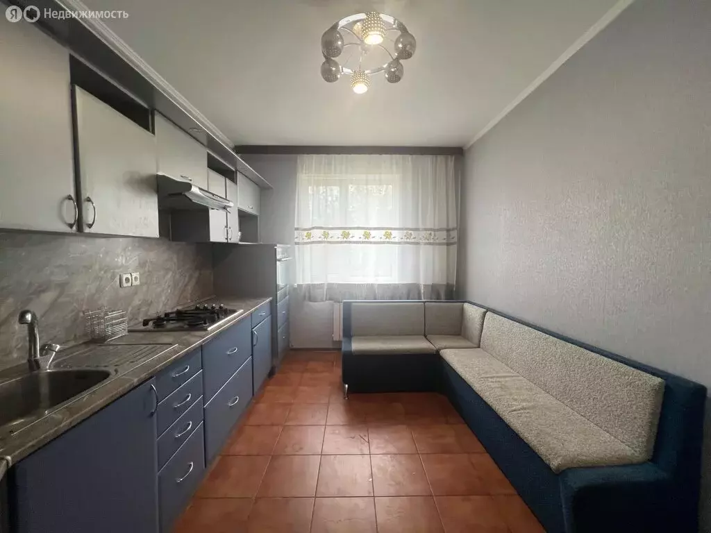 3-комнатная квартира: посёлок городского типа Некрасовский, микрорайон ... - Фото 1