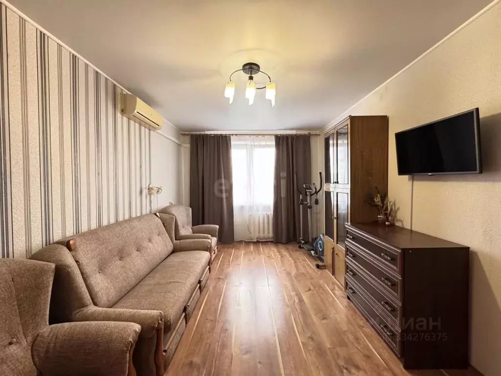 2-к кв. Крым, Симферополь ул. Балаклавская (51.6 м) - Фото 1