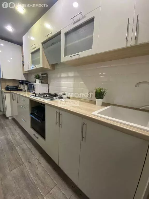 1-комнатная квартира: посёлок городского типа Медведево, улица Кирова, ... - Фото 2