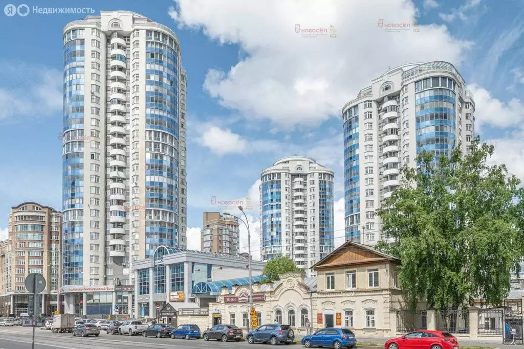 3-комнатная квартира: Екатеринбург, улица Хохрякова, 43 (114 м) - Фото 1