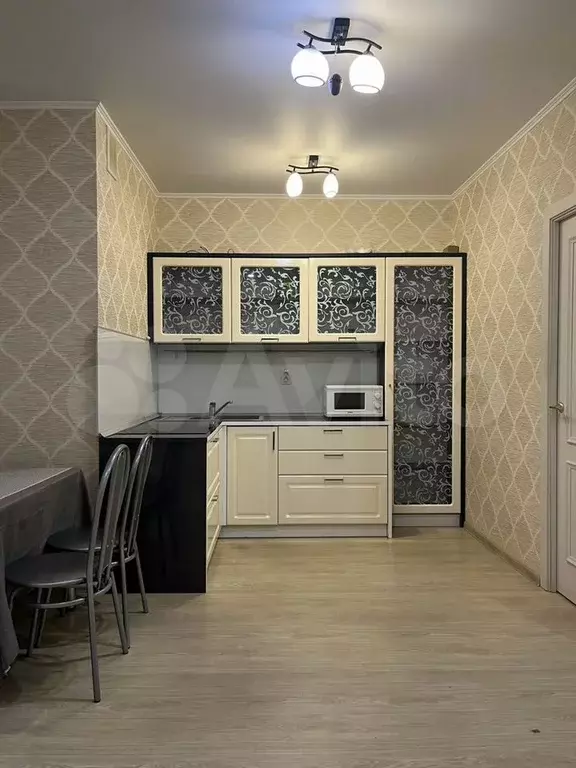 1-к. квартира, 54 м, 3/17 эт. - Фото 1