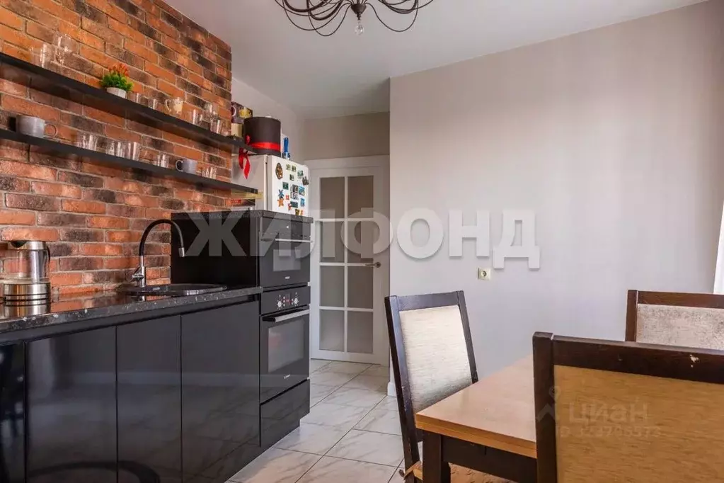 2-к кв. Новосибирская область, Новосибирск Вилюйская ул., 15 (60.9 м) - Фото 2