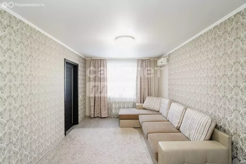 3-комнатная квартира: Омск, микрорайон Радуга, улица Жуковского, 31/1 ... - Фото 1