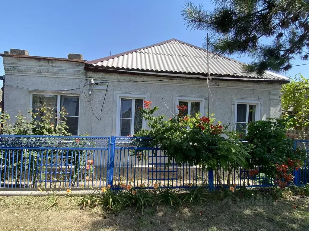 Дом в Краснодарский край, Темрюк ул. Гагарина, 131 (50 м) - Фото 0