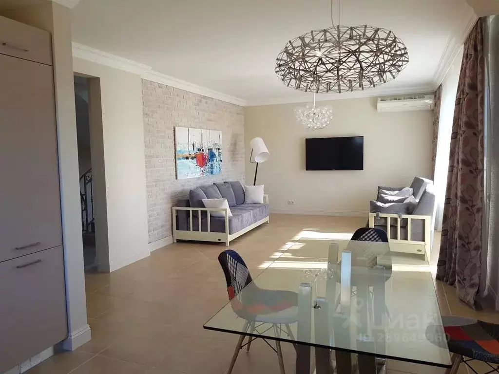 Дом в Краснодарский край, Темрюкский район, Ахтанизовское с/пос, пос. ... - Фото 1