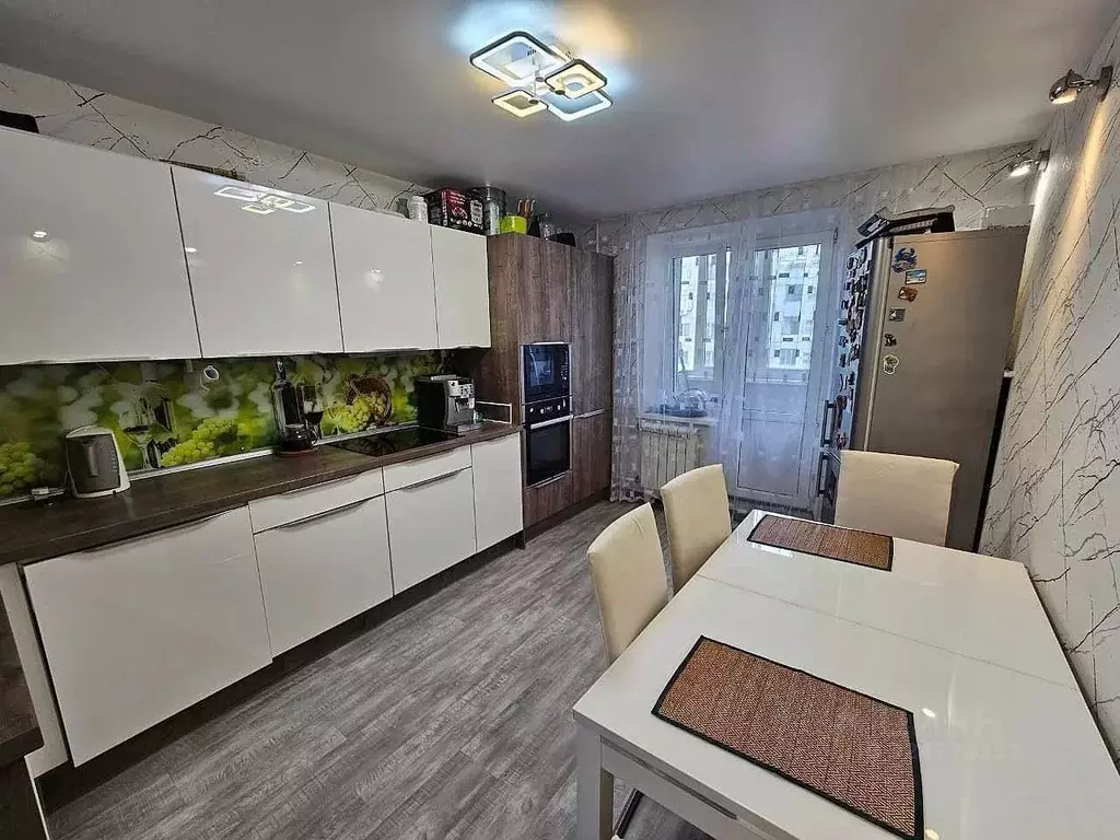 2-к кв. Тюменская область, Тюмень ул. Энергетиков, 53к3 (73.8 м) - Фото 1