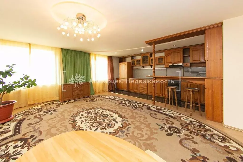 3-к кв. Томская область, Томск просп. Ленина, 199 (100.0 м) - Фото 1