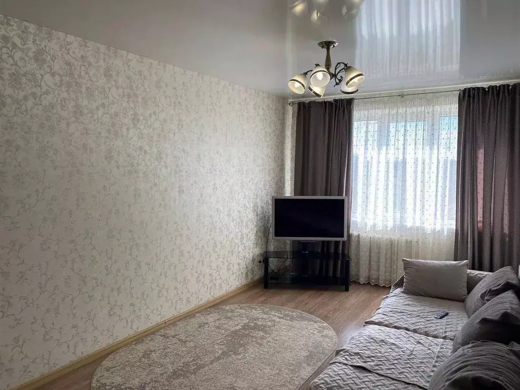 3-к кв. Оренбургская область, Оренбург Просторная ул., 10 (66.4 м) - Фото 1
