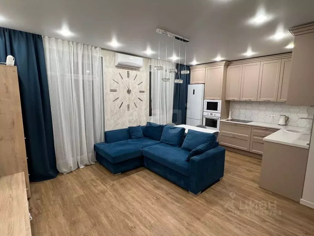 2-к кв. Омская область, Омск ул. Декабристов, 116/1 (67.3 м) - Фото 0