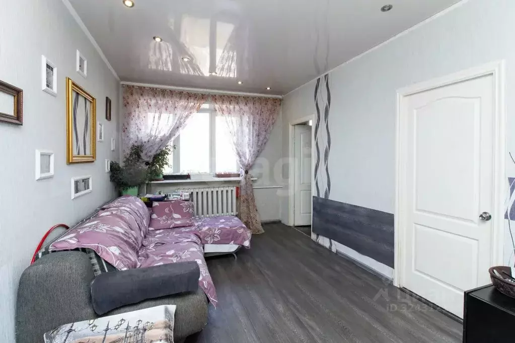 4-к кв. Красноярский край, Красноярск Парашютная ул., 64а (61.2 м) - Фото 1