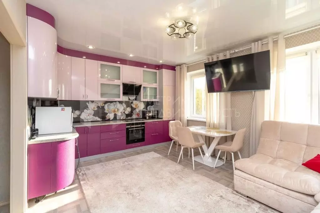 1-к кв. Тюменская область, Тюмень ул. Мельникайте, 2к11 (49.3 м) - Фото 1