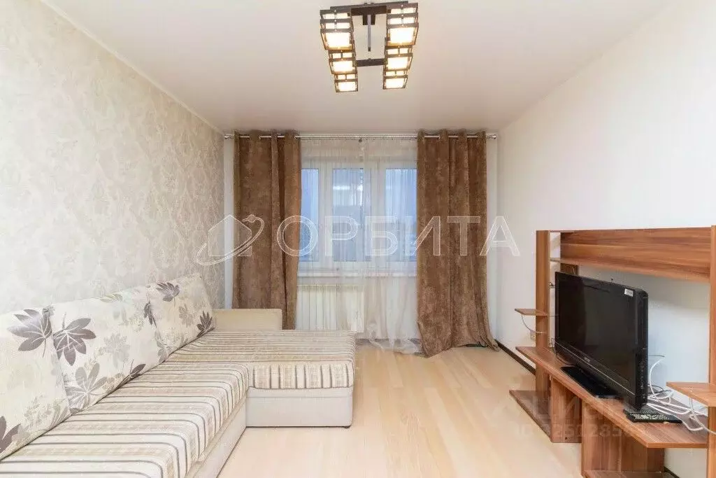 3-к кв. Тюменская область, Тюмень ул. Стартовая, 5 (65.8 м) - Фото 1