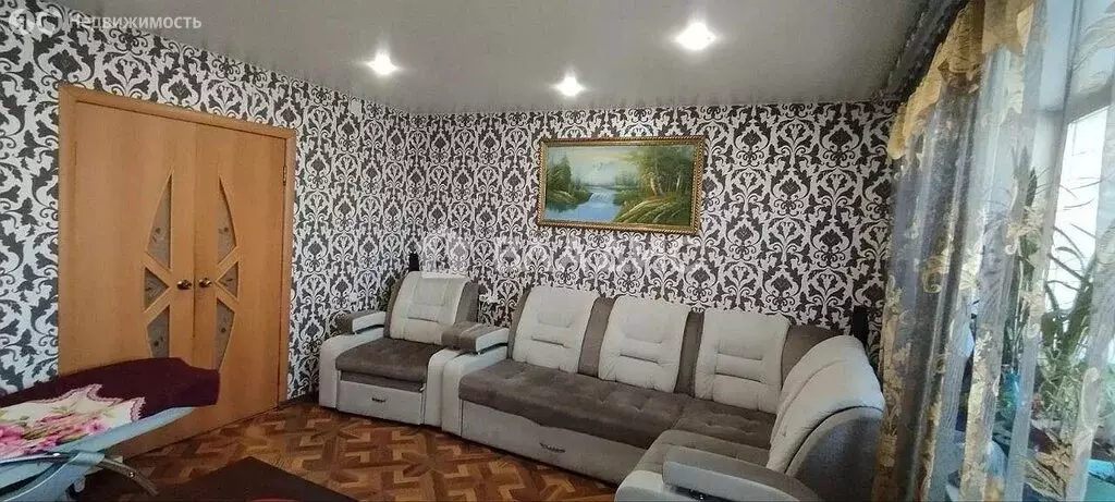 3-комнатная квартира: Улан-Удэ, Кабанская улица, 8 (62.2 м) - Фото 0