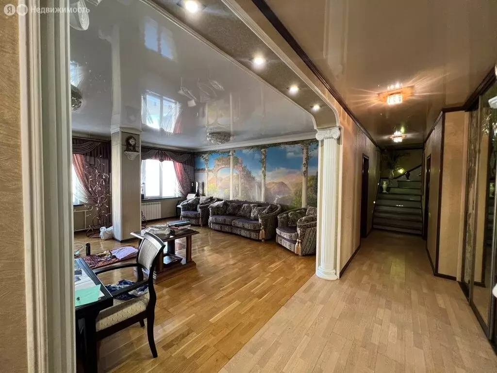 3-комнатная квартира: Якутск, проспект Ленина, 56/1 (198 м) - Фото 1