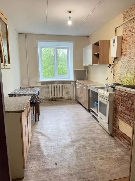 Комната 91,6 м в 4-к., 4/5 эт. - Фото 0