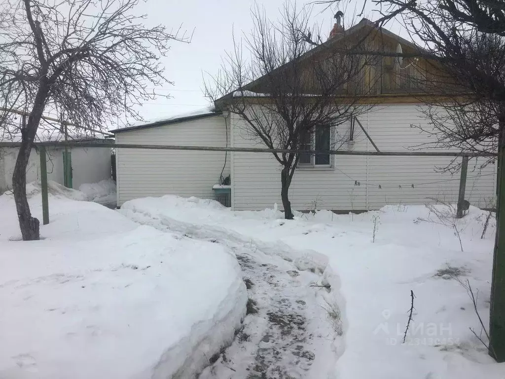 Дом в Саратовская область, с. Синенькие ул. Комсомольская (75 м) - Фото 2