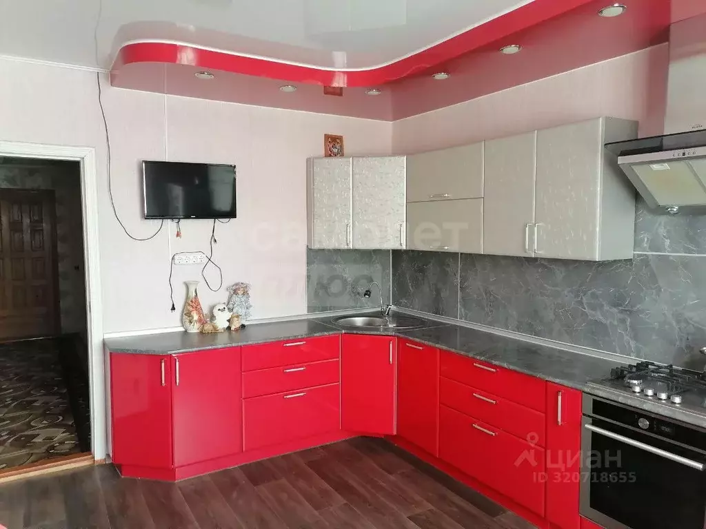 Дом в Оренбургская область, пос. Переволоцкий ул. Культурная, 3 (119 ... - Фото 1