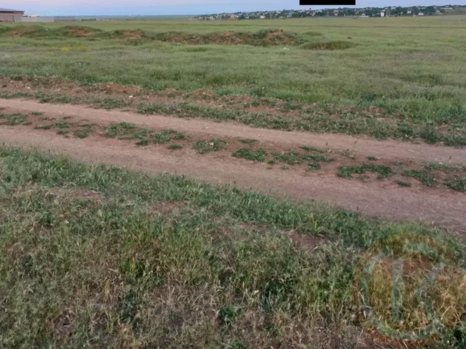 Участок в Крым, Сакский район, Суворовское с/пос, с. Великое ул. ... - Фото 1