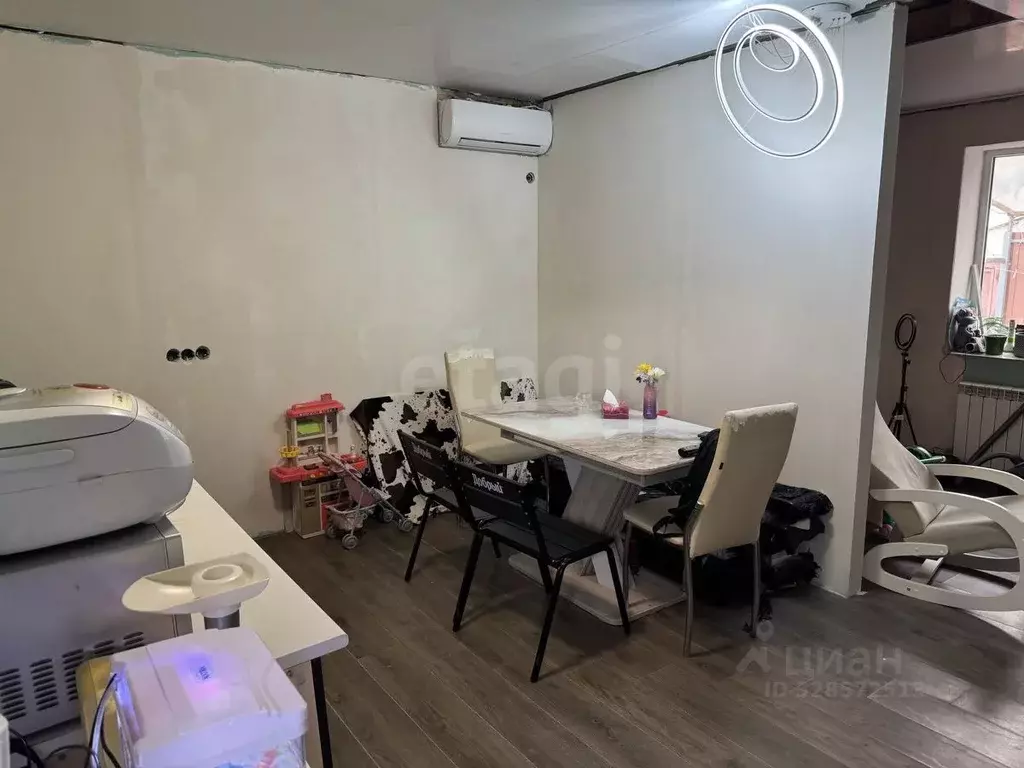 Дом в Крым, Сакский район, Суворовское с/пос, Чайка-С потребительский ... - Фото 1