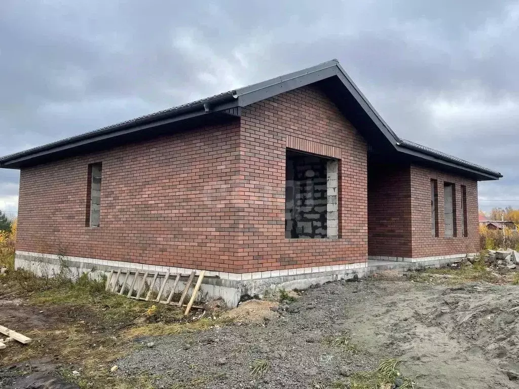 Дом в Брянская область, Брянский район, Отрадненское с/пос, с. ... - Фото 1