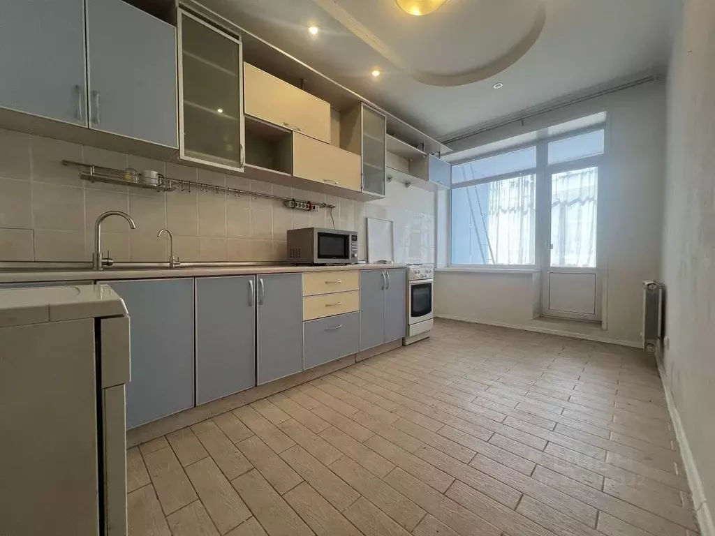 2-к кв. Хакасия, Абакан ул. Кирова, 112/2 (74.0 м) - Фото 0