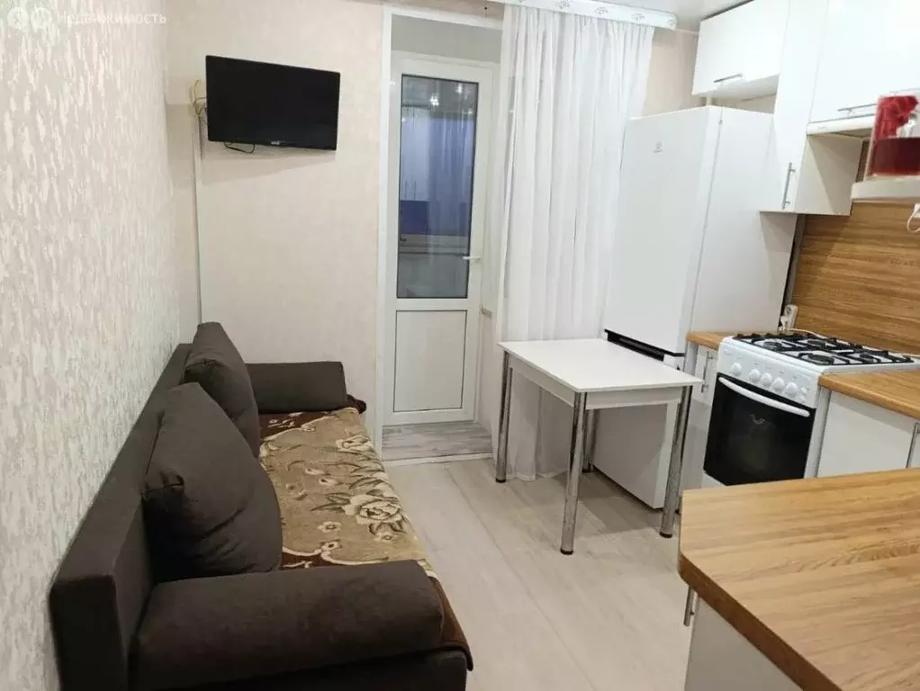 1-комнатная квартира: Сарапул, улица Седельникова, 144 (36 м) - Фото 2